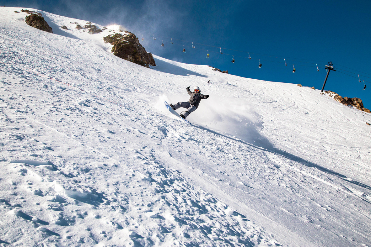 Snow Lagging? Mammoth Mountain Offers The Best Skiing In The Country!